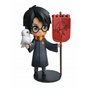 Figura de plastoio harry potter harry potter com bandeira de hedwig e grifinória