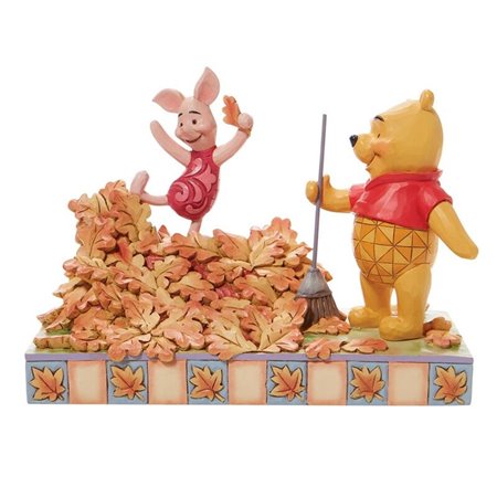 Figura enesco disney ursinho pooh pooh e leitão coletando folhas de outono