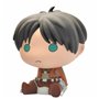 Ataque de Plastoy à figura do cofrinho titan eren chibi