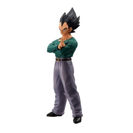 Dragon Ball Ichibansho duelando com a futura figura Vegeta