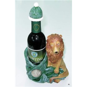 Leão com garrafa de vinho